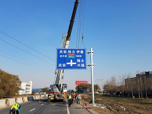 济宁济宁道路护栏网网片该如何进行正确的选购呢？